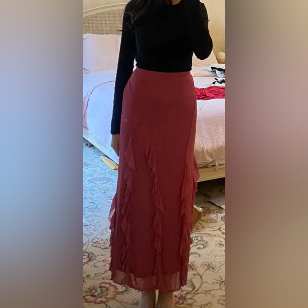 Elegant Pink Ruffle Skirt - Picture 5 of 5
